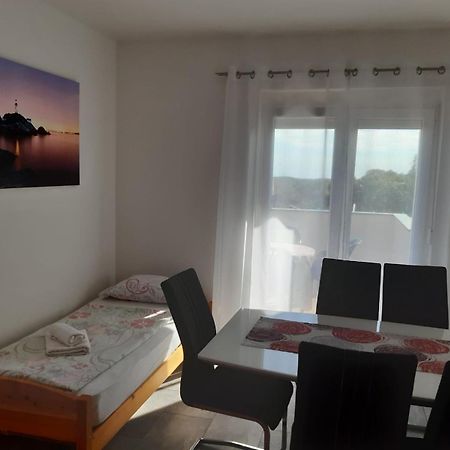 Apartments Ivana With The Pool Rovinjsko Selo Εξωτερικό φωτογραφία