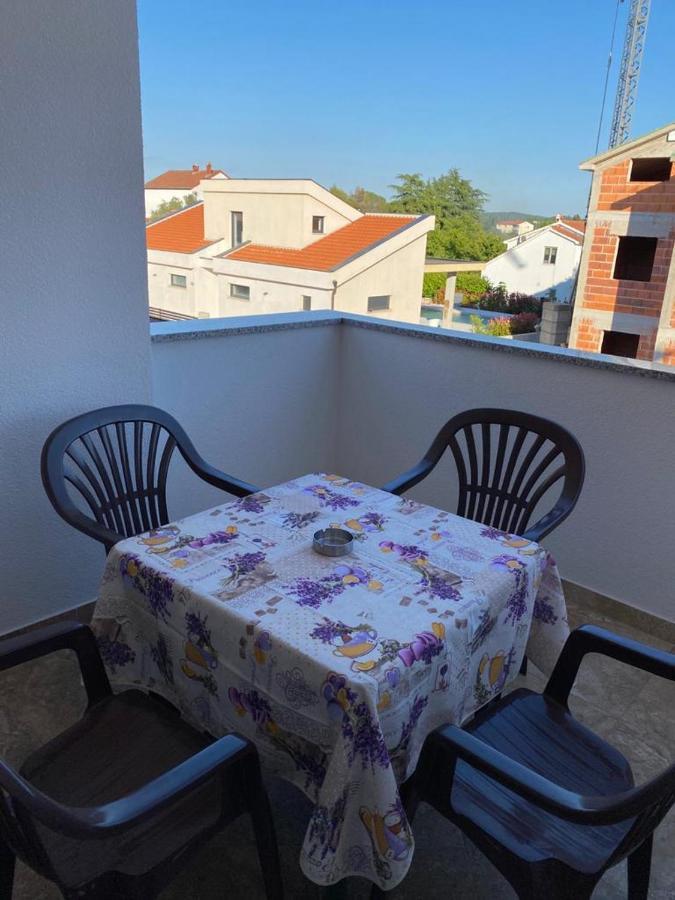 Apartments Ivana With The Pool Rovinjsko Selo Εξωτερικό φωτογραφία