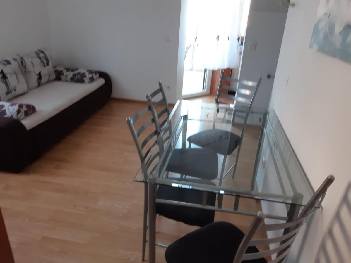 Apartments Ivana With The Pool Rovinjsko Selo Εξωτερικό φωτογραφία