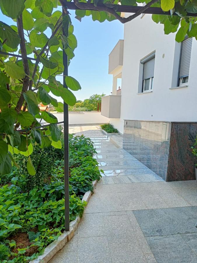 Apartments Ivana With The Pool Rovinjsko Selo Εξωτερικό φωτογραφία