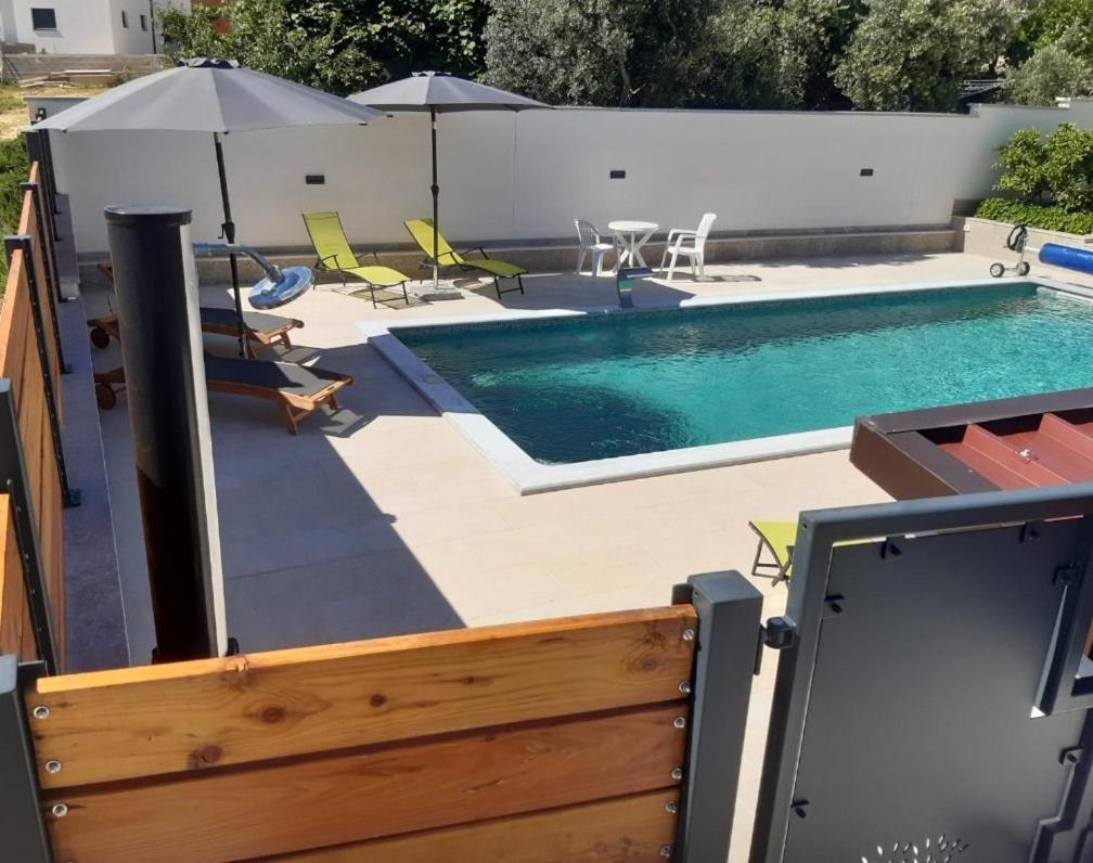 Apartments Ivana With The Pool Rovinjsko Selo Εξωτερικό φωτογραφία