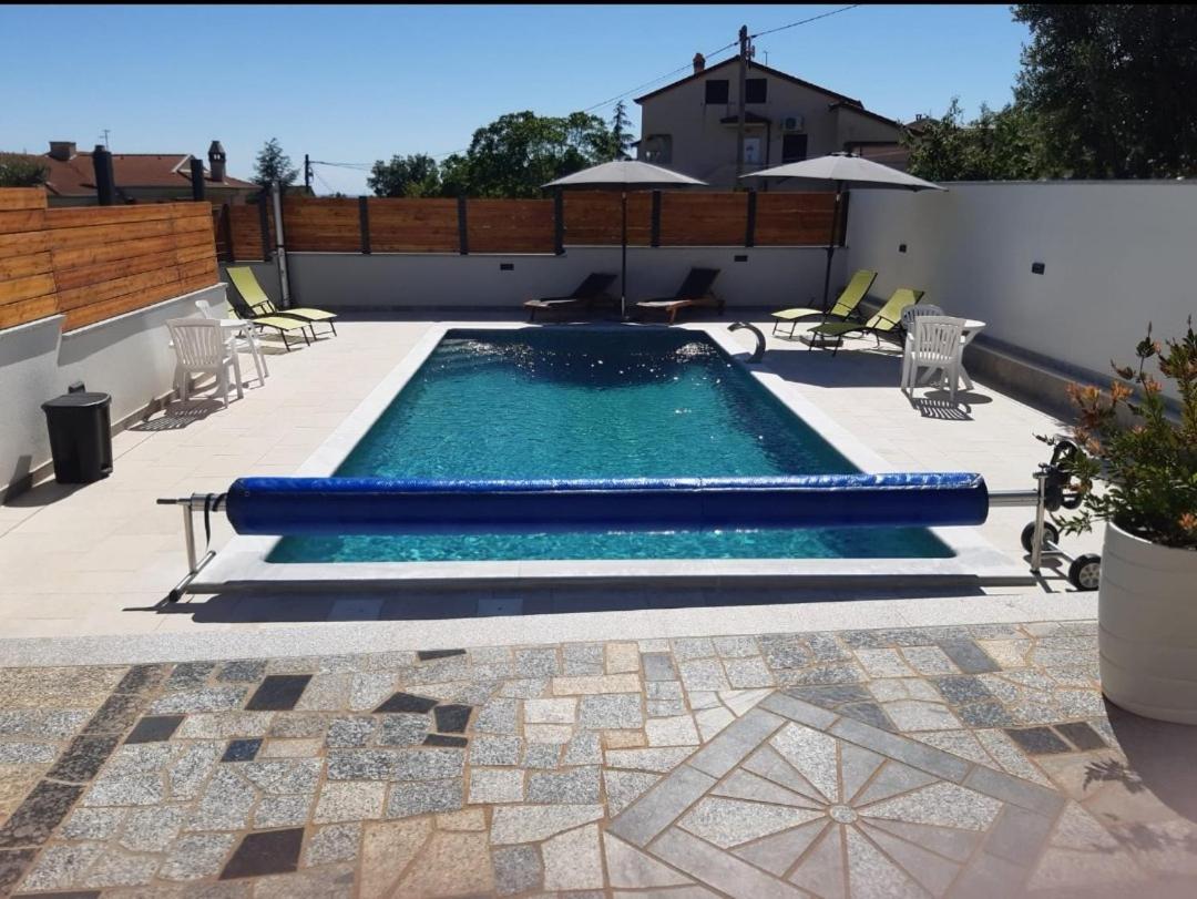 Apartments Ivana With The Pool Rovinjsko Selo Εξωτερικό φωτογραφία