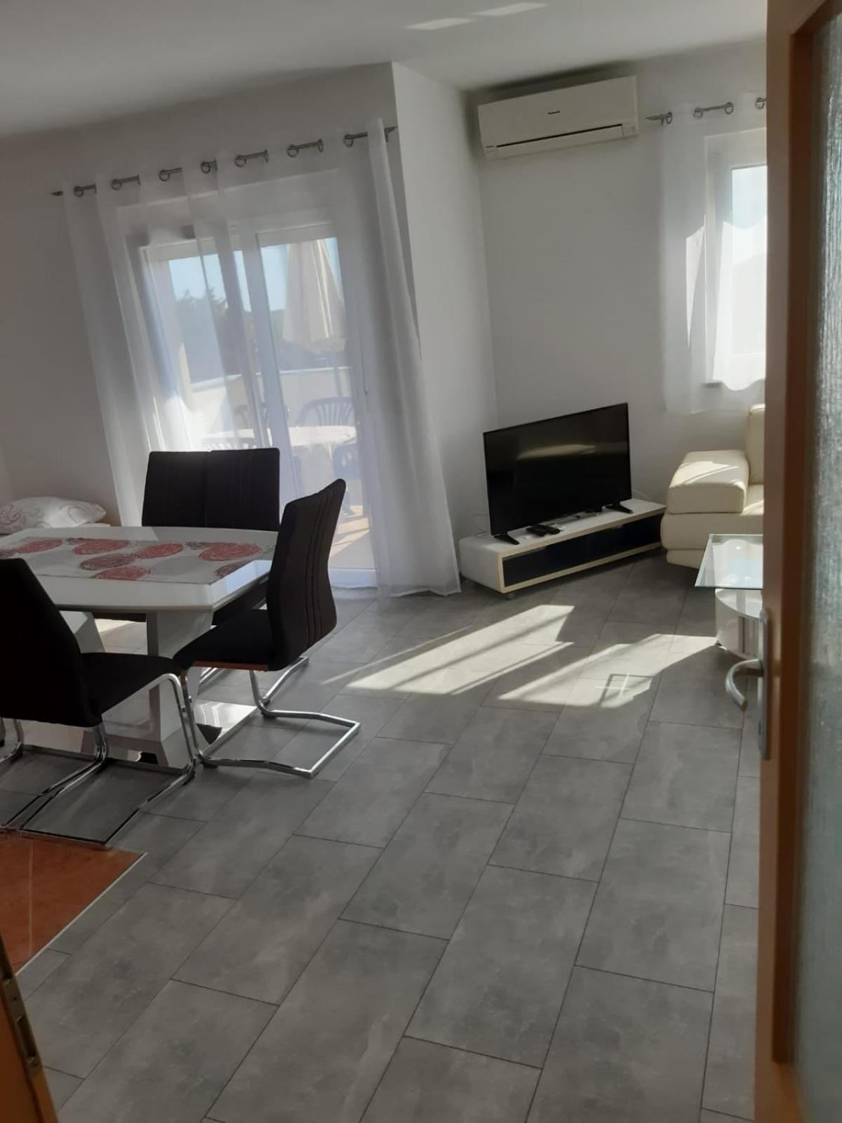 Apartments Ivana With The Pool Rovinjsko Selo Εξωτερικό φωτογραφία