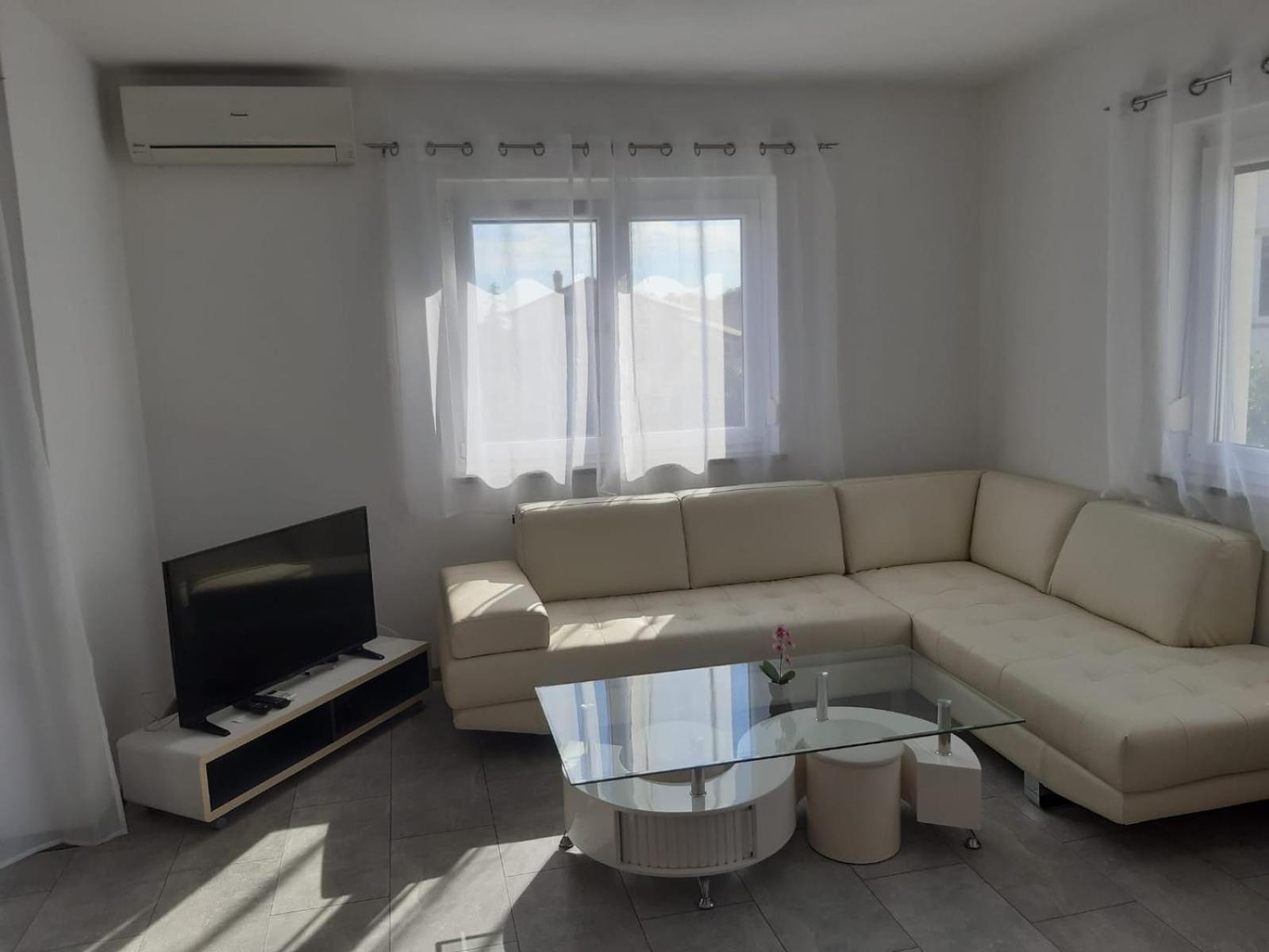 Apartments Ivana With The Pool Rovinjsko Selo Εξωτερικό φωτογραφία