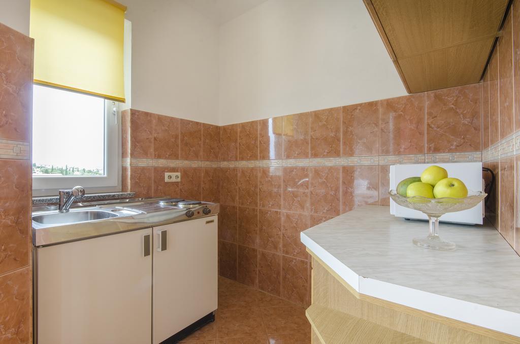 Apartments Ivana With The Pool Rovinjsko Selo Εξωτερικό φωτογραφία