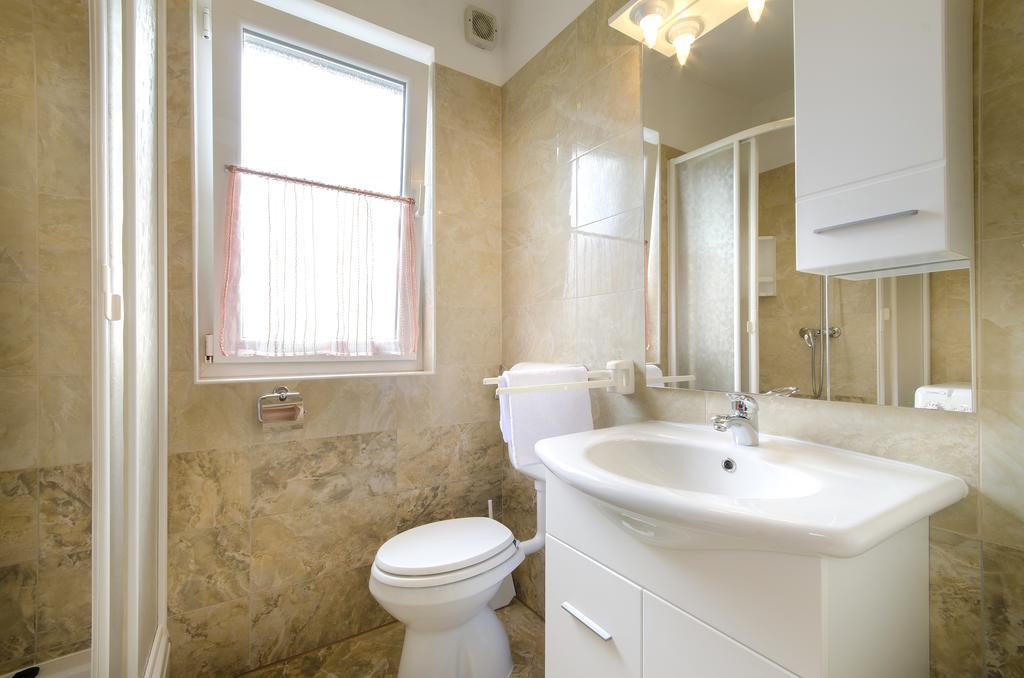 Apartments Ivana With The Pool Rovinjsko Selo Εξωτερικό φωτογραφία