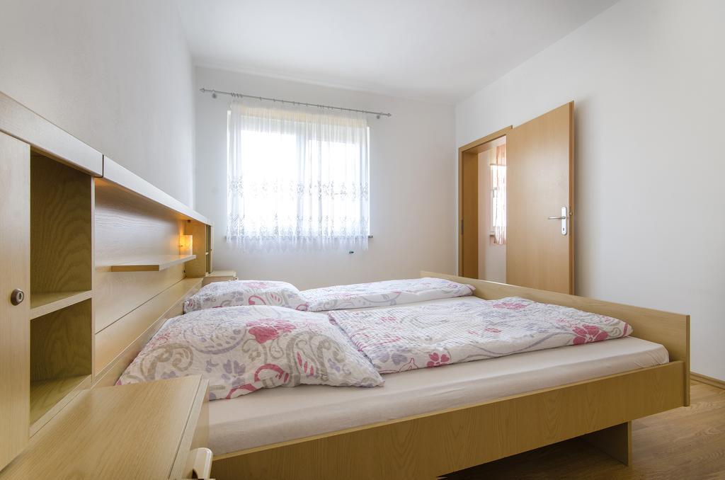 Apartments Ivana With The Pool Rovinjsko Selo Εξωτερικό φωτογραφία
